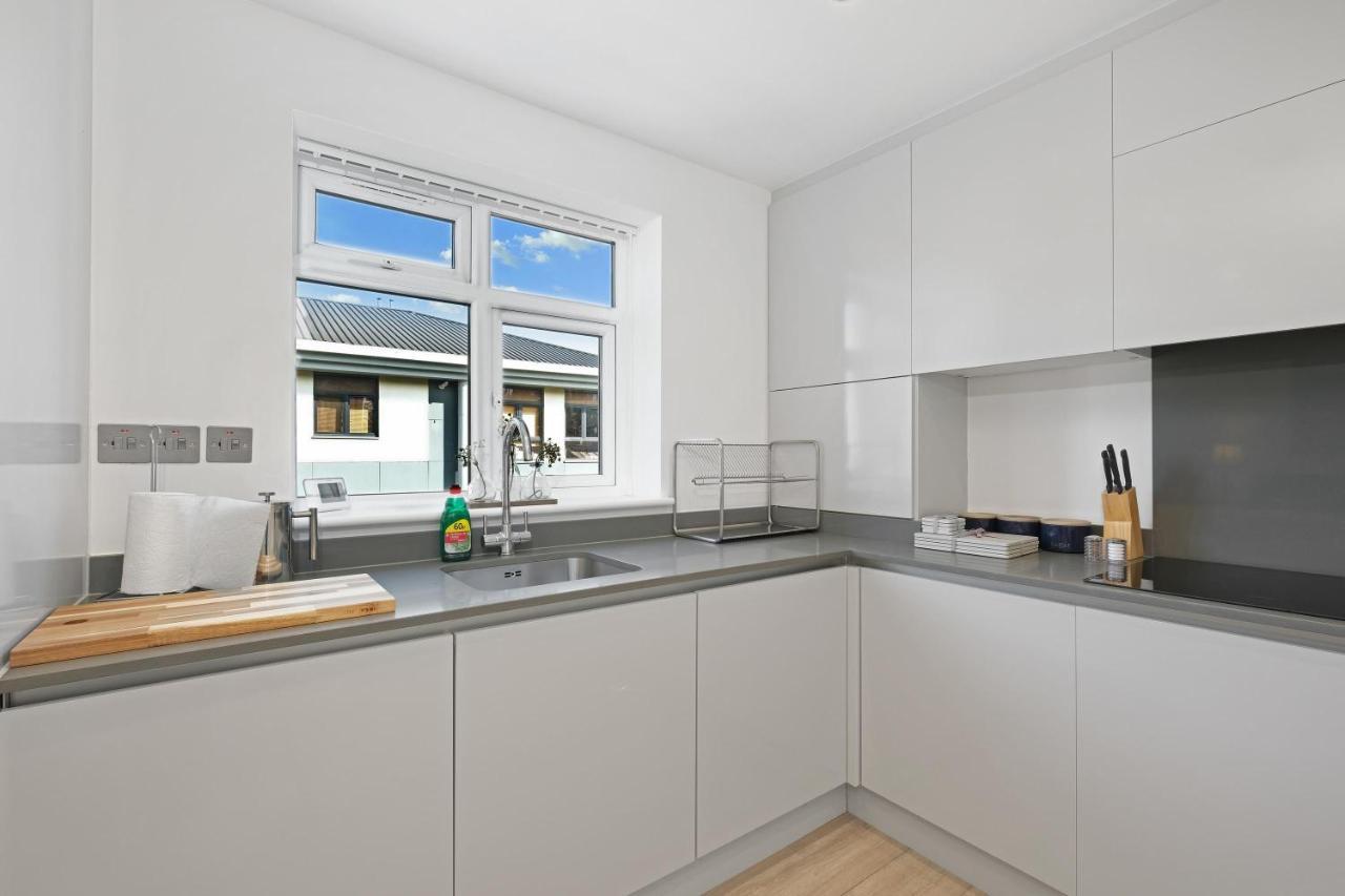 St Martins 2 Bedroom Apartments In Ruislip By 360 Stays Kültér fotó
