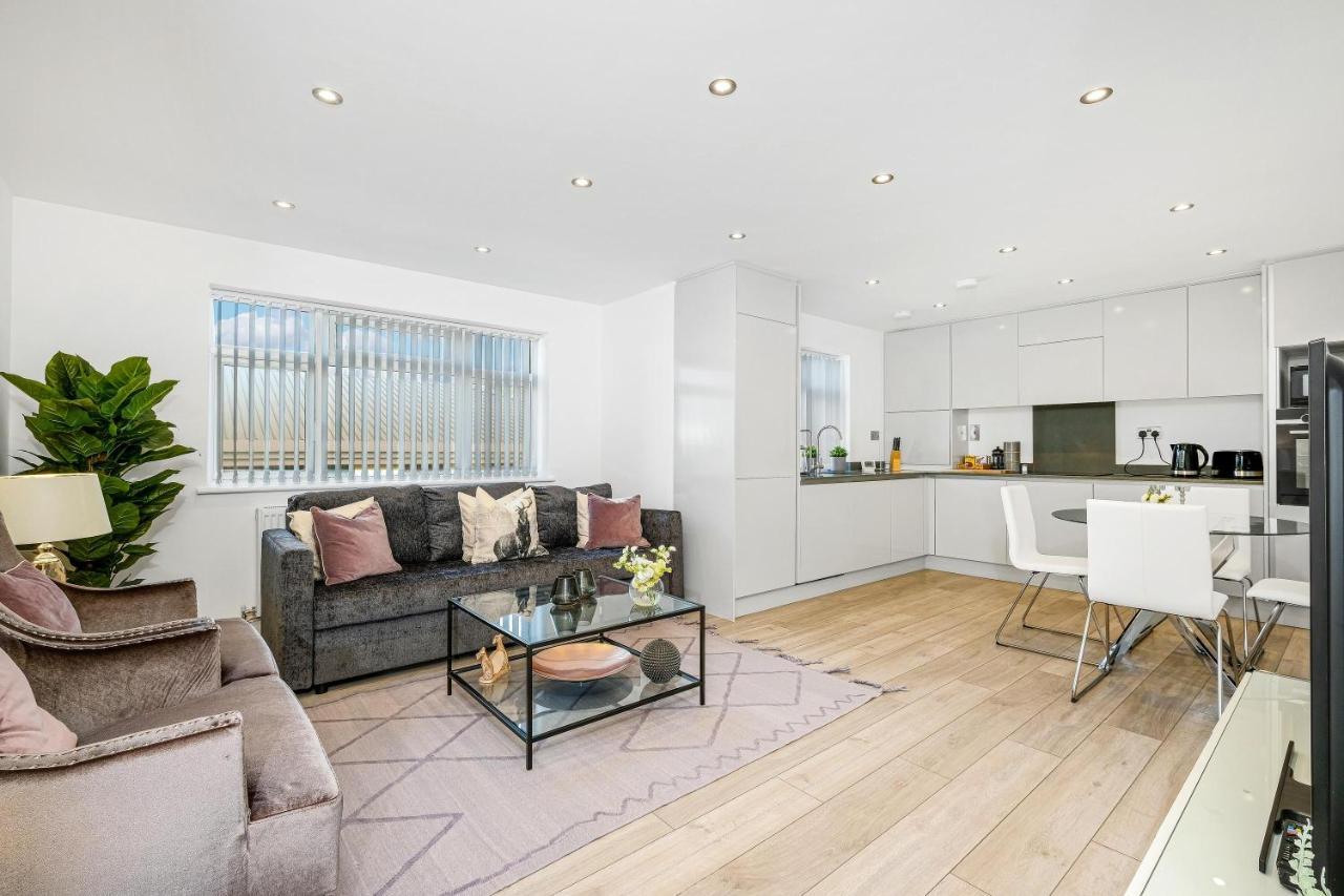 St Martins 2 Bedroom Apartments In Ruislip By 360 Stays Kültér fotó