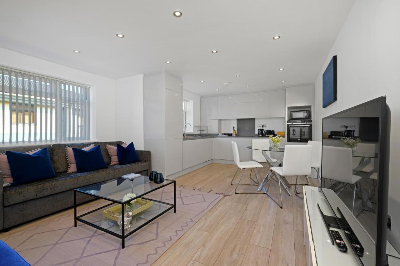 St Martins 2 Bedroom Apartments In Ruislip By 360 Stays Kültér fotó