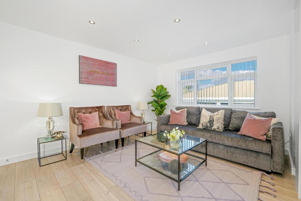 St Martins 2 Bedroom Apartments In Ruislip By 360 Stays Kültér fotó