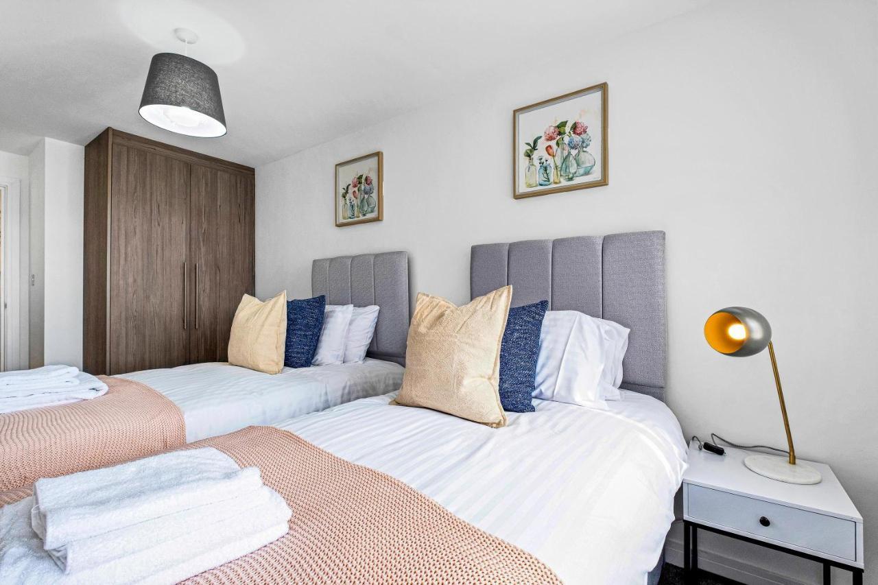 St Martins 2 Bedroom Apartments In Ruislip By 360 Stays Kültér fotó
