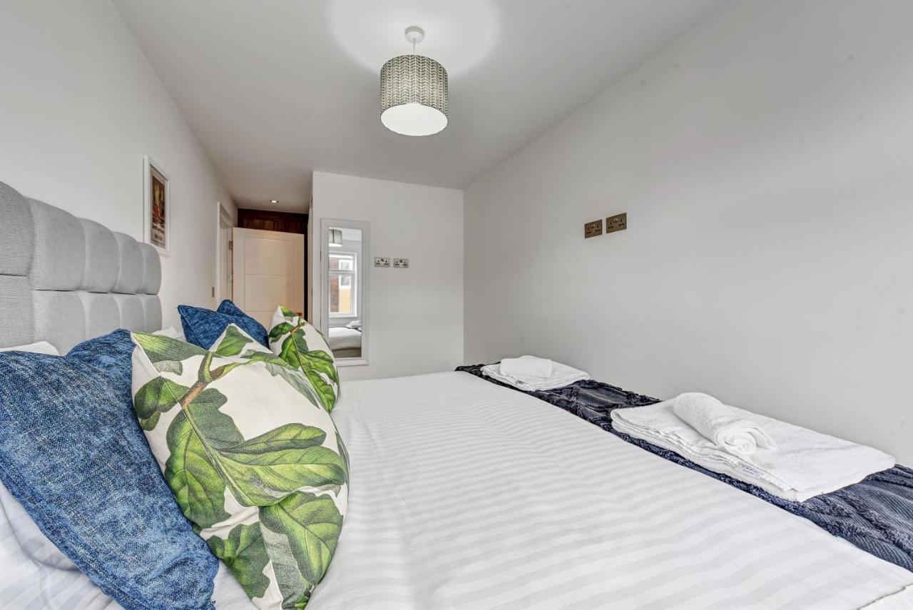 St Martins 2 Bedroom Apartments In Ruislip By 360 Stays Kültér fotó