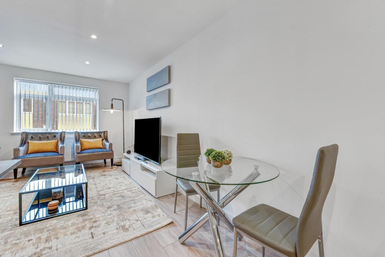 St Martins 2 Bedroom Apartments In Ruislip By 360 Stays Kültér fotó