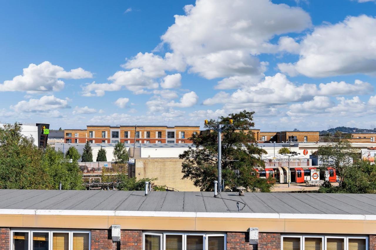 St Martins 2 Bedroom Apartments In Ruislip By 360 Stays Kültér fotó