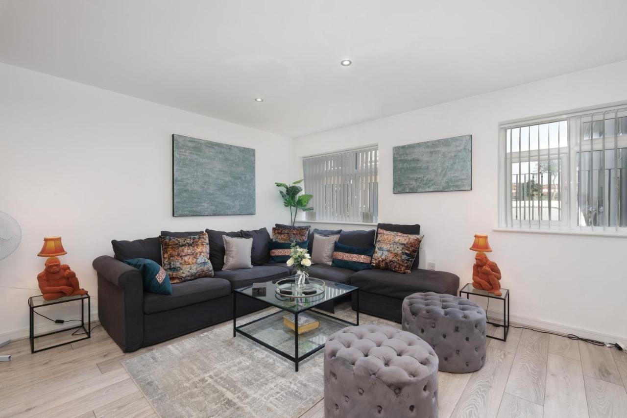 St Martins 2 Bedroom Apartments In Ruislip By 360 Stays Kültér fotó