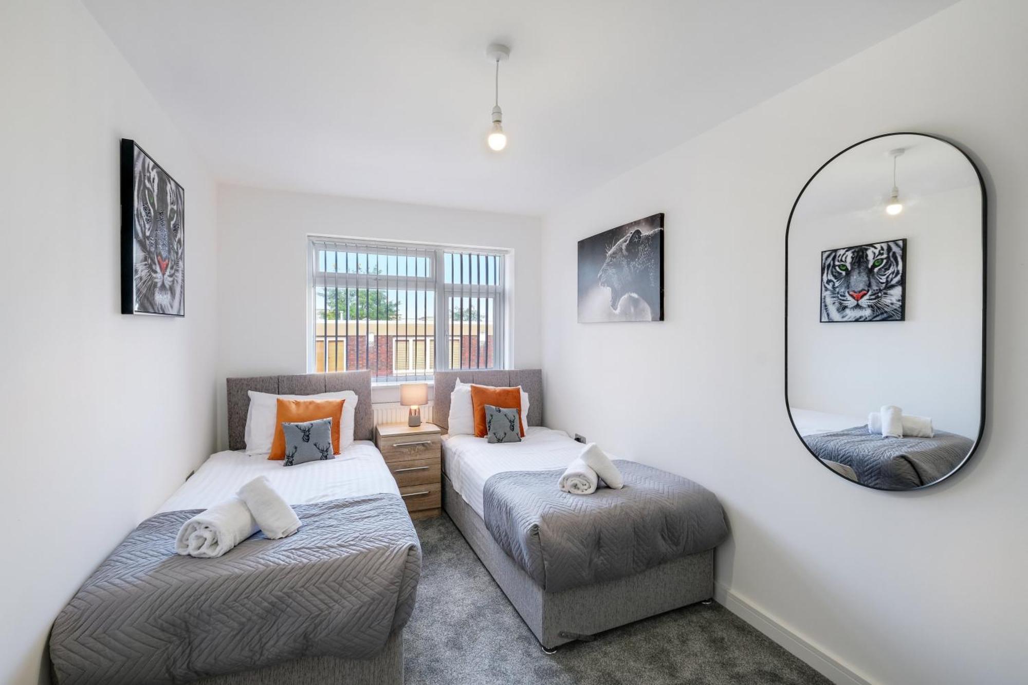St Martins 2 Bedroom Apartments In Ruislip By 360 Stays Kültér fotó